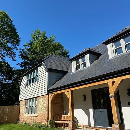 Flint House - Goodwood Events Bed & Breakfast Chichester Ngoại thất bức ảnh